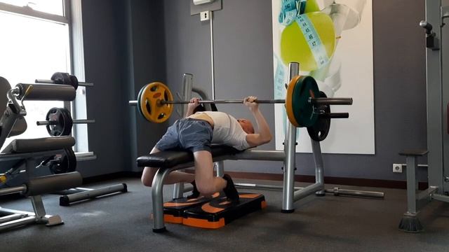 Антон Старостин 75 кг × 460 повторений‼️‼️‼️‼️‼️ Собственный вес =66,6 кг КА=518,01 смотреть онлайн