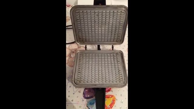 Вафли домашние. Вкус детства. Мамин рецепт домашних вафель. смотреть онлайн