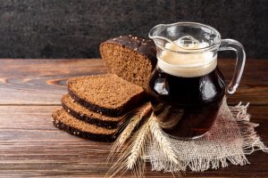 Вкусный домашний квас быстрого приготовления на сухих дрожжах и сусле. Приятный, освежающий напиток!