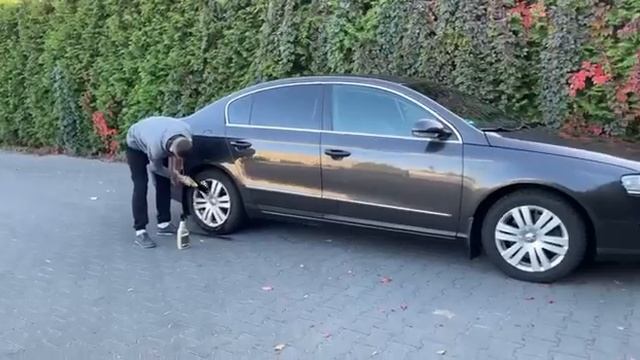 Как и чем мыть диски на авто #диски #мойкамашин #мойкаавто #машины #водитель #дорога #топ смотреть онлайн