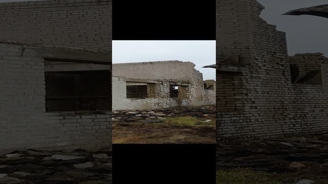 ломают стенку