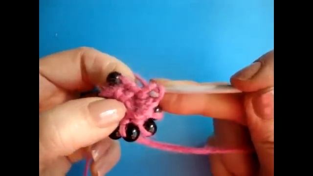 Вязание с бисером по кругу How to crochet with beads 28 смотреть онлайн