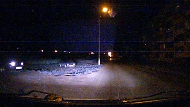 возле гаража