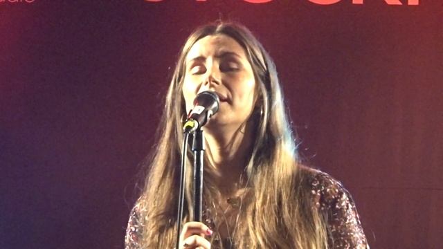 Sara Zacharias Det Finns Ljus Stockholm Studio4 Radiohuset 191025 смотреть онлайн