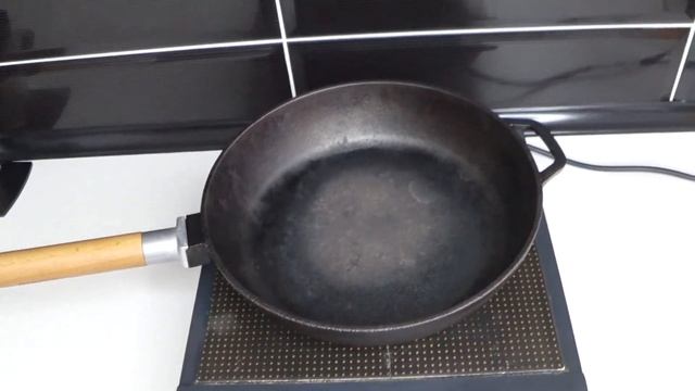 Чугунные сковородки БИОЛ// Обзор и подготовка к использованию! Как правильно прокалить сковородку смотреть онлайн