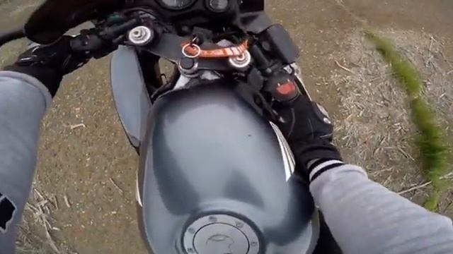 |Покатушки на мотоцикле |Катаюсь на мотоцикле по взлётной полосе в аэропорту #тренды #мото #honda смотреть онлайн
