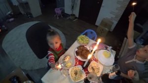 VLOG : Встречаем Новый Год / Открываем подарки