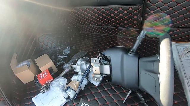 Битые авто с аукционов Японии..ДОРАБАТЫВАЕМ КОМПЛЕКТАЦИЮ TOYOTA AQUA. смотреть онлайн