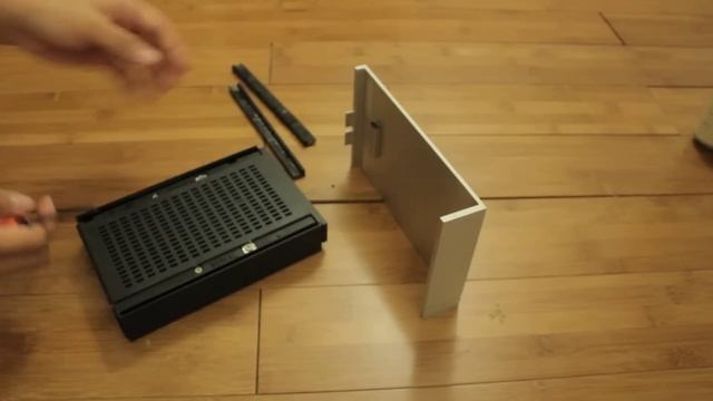 How to open HDD Casing LaCie Porsche Design P'9233 USB 3.0 2TB External Hard Drive THE WRONG WAY. смотреть онлайн