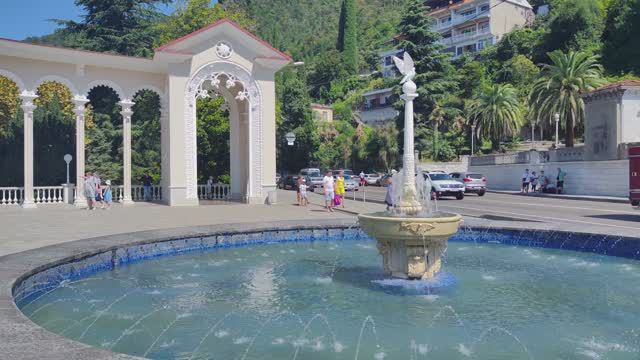 Абхазия 2024. Часть 3. Видео с дрона в конце видео. Рынок гагра , Колоннада, пруды..