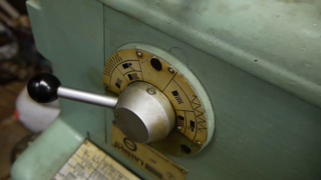 Нарезание резьбы на токарном станке 1И611П смотреть онлайн