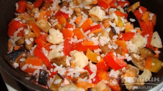 Vegetable stew with lean pork смотреть онлайн