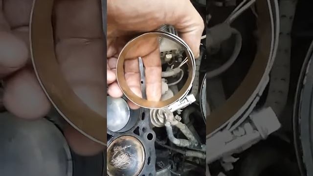 Установка поршней без спец. инструмена смотреть онлайн