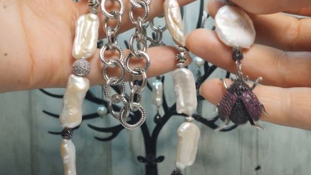 Сотуары, цепочки, вышитый кулон-жук и серьги: ЖЕМЧУЖНАЯ КОЛЛЕКЦИЯ с барочным жемчугом ♕ смотреть онлайн