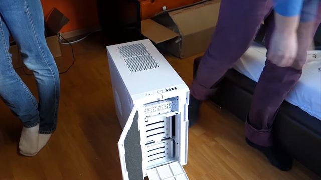 Quick look at the white r4 (reviews linked) смотреть онлайн