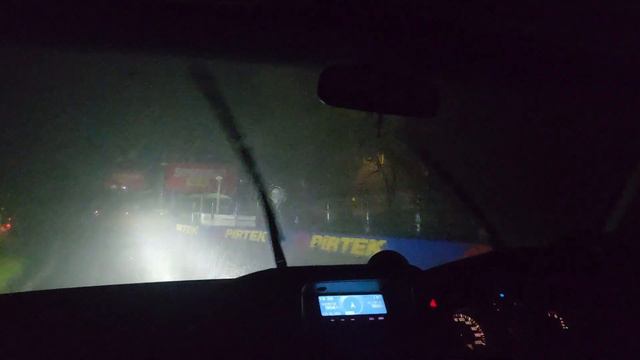 Bathurst Mt Panorama cruise in the heavy rain at 60km/h. Mitsubishi Pajero 3.2 turbo diesel смотреть онлайн
