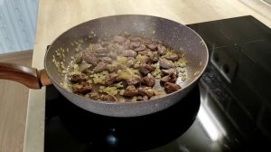 Куриные потроха в сметанном соусе ?