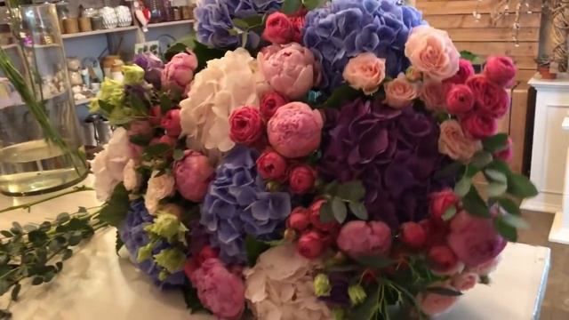 БОЛЬШОЙ БУКЕТ С ГОРТЕНЗИЯМИ . НИЗКАЯ СПИРАЛЬ. ФЛОРИСТИКА ДЛЯ НАЧИНАЮЩИХ смотреть онлайн