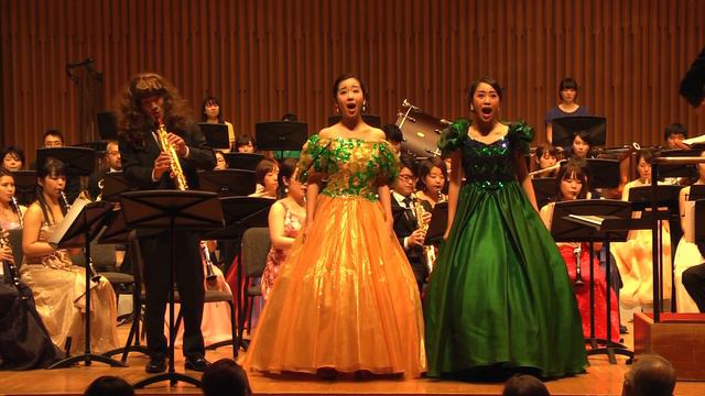 夜の女王のアリア　三重唱版　“Der Hölle Rache kocht in meinem Herzen” with tree Soprano смотреть онлайн