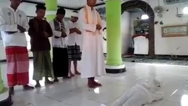 Мертвые ожили смотреть онлайн