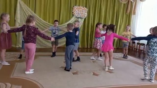 Снова в этом зале звезды засияли. смотреть онлайн