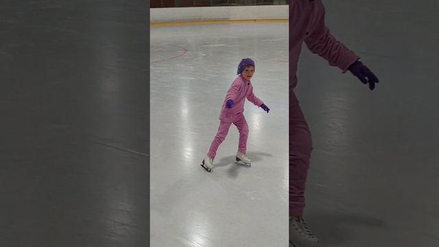 С каждым днем все лучше ⛸ смотреть онлайн