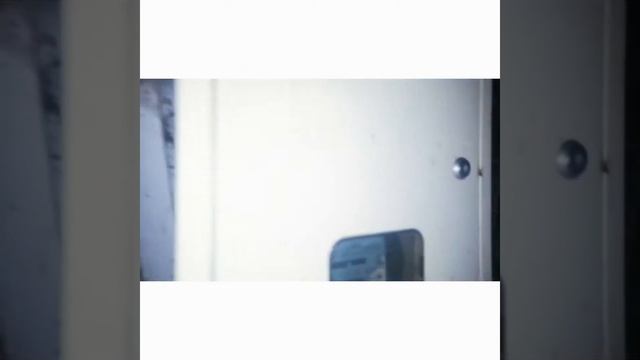 Нашли заброшенный дом - и зашли туда. смотреть онлайн