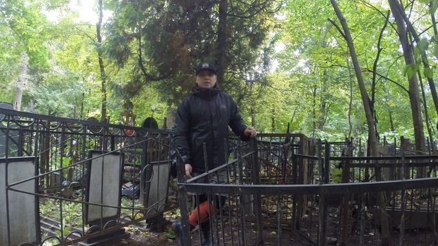 Даниловское кладбище. Преподобный Аристоклий. Матрона. Уборщик заброшенных могил. смотреть онлайн