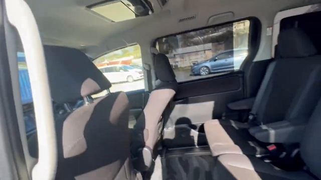 КРАТКИЙ ВИДЕООБЗОР TOYOTA VOXY HYBRID 2014 ГОДА, ДВС 1800 СС, 2 ВД смотреть онлайн