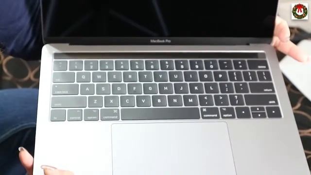 Unboxing of 13 Inch Macbook Pro, Touch Bar Technology late 2016 Early Christmas Present LAPTOP RE смотреть онлайн