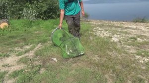 ЭТА СНАСТЬ ВСЕГДА ЛОВИТ ЛЕЩА! Поклевки крупным планом! Рыбалка на ФЛЭТ КОРМУШКИ на ОКЕ !