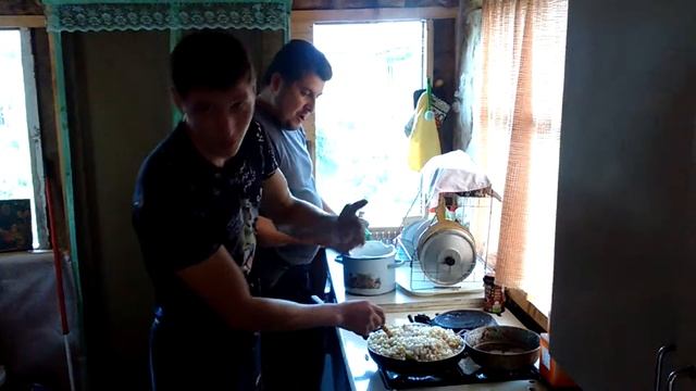 Дача, Денчик, Олег хозяюшки ))) смотреть онлайн