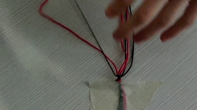 Простой способ плетения фенечки/красивая фенечка/жить, не тужить смотреть онлайн