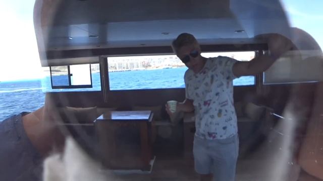 ЕГИПЕТ. ЗВЕРСКОЕ НАПАДЕНИЕ РЫБЫ НА ЧЕЛОВЕКА! смотреть онлайн