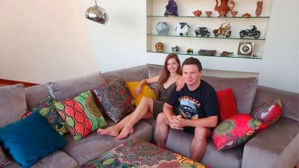 Дмитрий Комаров поделился чем занят и что готовит ему его жена