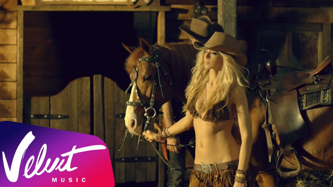 Вера Брежнева - Хороший день смотреть онлайн