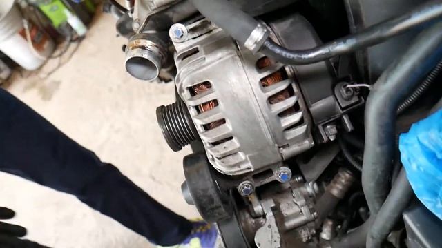 HOW TO REPLACE ALTERNATOR ON BMW E81 E82 E87 E88. ALTERNATOR REMOVAL смотреть онлайн
