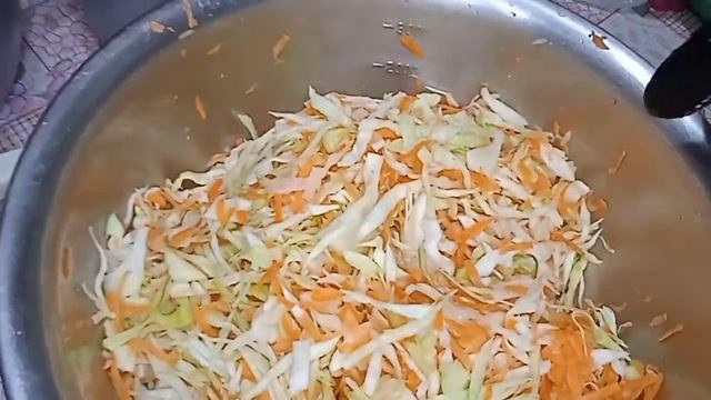 Быстрый и легкий капустный салатик. смотреть онлайн