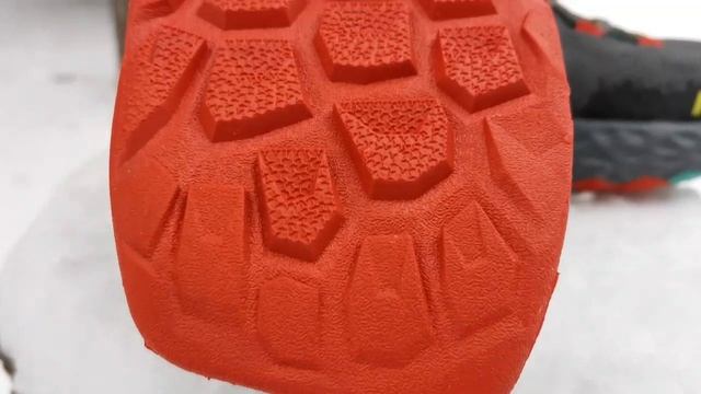Они реально мягче чем Hoka. Обзор трейловых кроссовок New Balance Fresh Foam Hierro V5