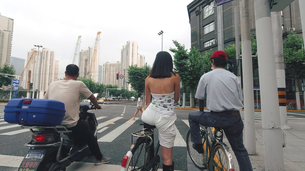 Кто живет в Китае по 10 лет Отношение между людьми. Пошемашим смотреть онлайн