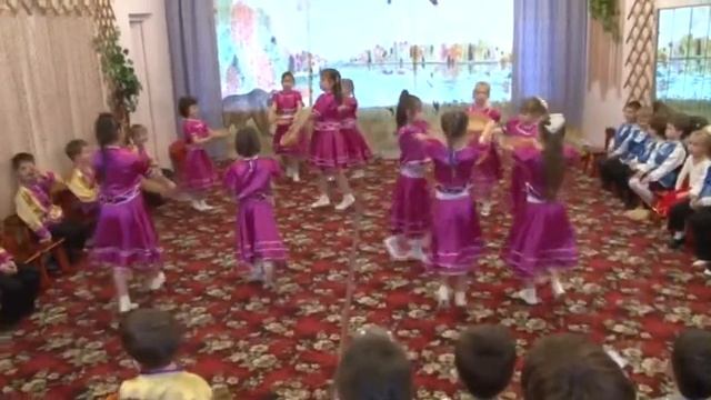 Танец с подносами смотреть онлайн