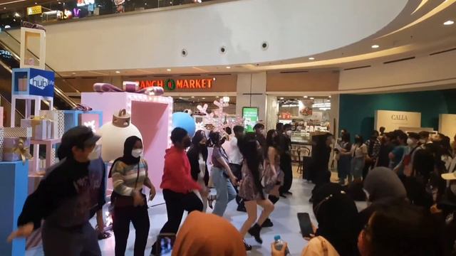 Debut Party Kep1er di Hublife Jakarta смотреть онлайн