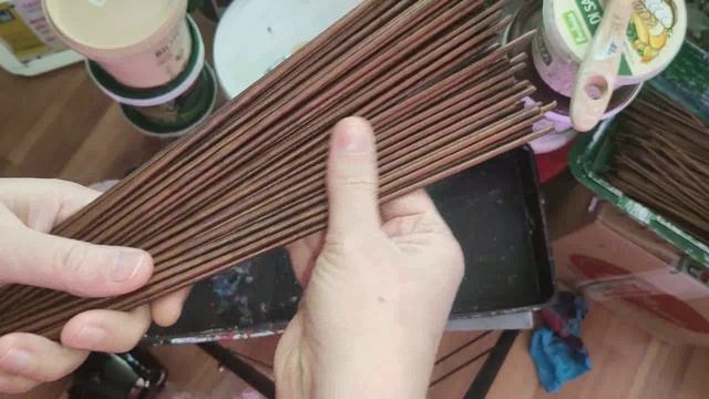 Урок № 6 Увлажнение бумажной лозы перед плетением смотреть онлайн