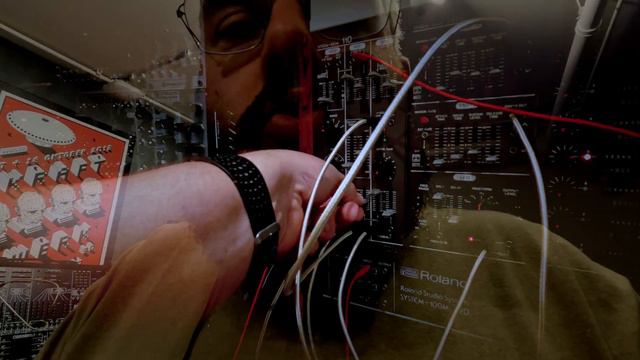 Electro jam on the studio, with some live vocoding and knob twiddling смотреть онлайн