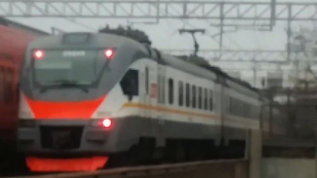 ЭШ2-005 Аэроэкспресс и ЭП2Д-0055 ЦППК Перекраска Наше Подмосковье На станции Кунцевская смотреть онлайн