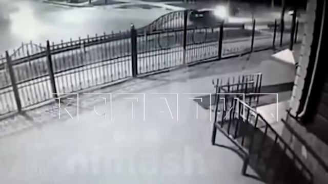 Уходящий от погони пьяный водитель на скорости 140 км/час протаранил храм смотреть онлайн