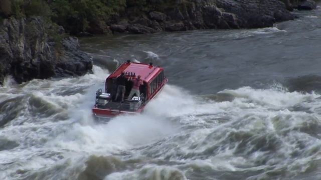 Bohnenkamp's Whitewater Customs BWC Boat running rapids смотреть онлайн