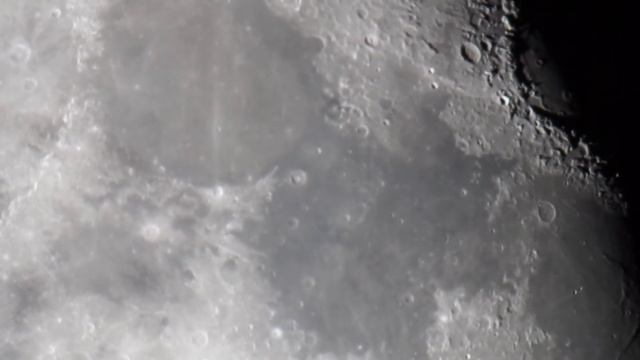 The Moon Through a 16-inch Telescope смотреть онлайн