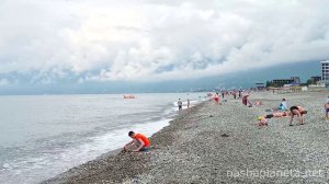 Рассказываем про поселок и пляж Алахадзы рядом с Пицундой