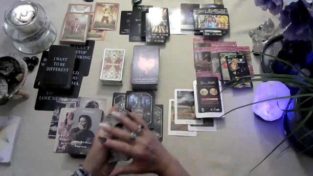 ? New Moon tarot reading Sept 14th Wow, you & your person finally run into one another soon! смотреть онлайн